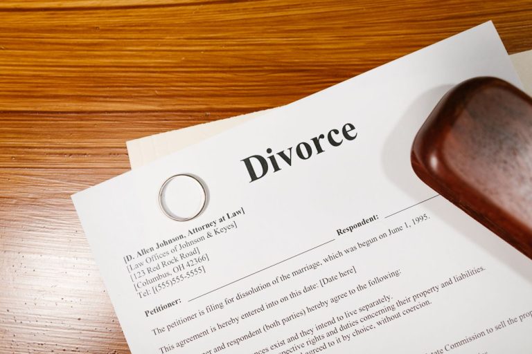 divorce-ekta-chauhan-office.jpg
